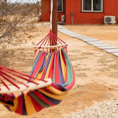 Cryptic Cabin-Tranquil Bohemian Getaway W/Hot Tub Yucca Valley Exteriör bild