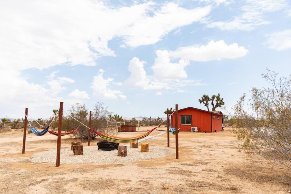 Cryptic Cabin-Tranquil Bohemian Getaway W/Hot Tub Yucca Valley Exteriör bild