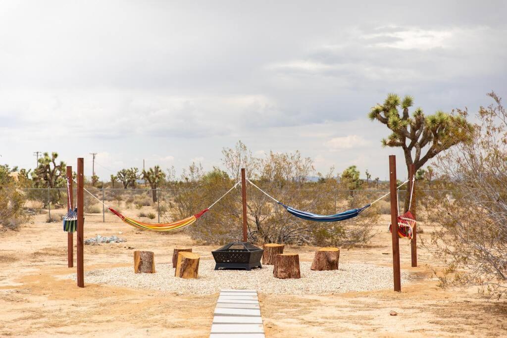 Cryptic Cabin-Tranquil Bohemian Getaway W/Hot Tub Yucca Valley Exteriör bild