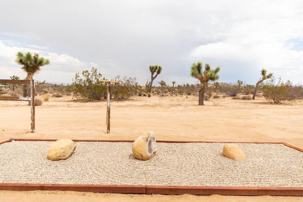 Cryptic Cabin-Tranquil Bohemian Getaway W/Hot Tub Yucca Valley Exteriör bild
